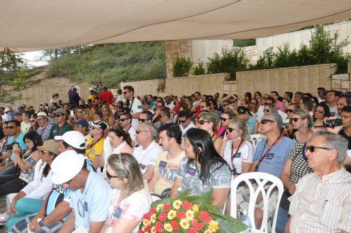 Brasil. 250 empleados del Banco Daycoval de Brasil visitaron Yad Vashem y asistieron a un emotivo acto en el Jardín de los Justos de las Naciones en honor a los dos Justos de nacionalidad brasileña.